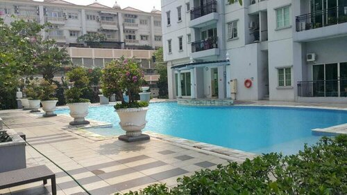 Гостиница Evian Garden Apartment в Джакарте