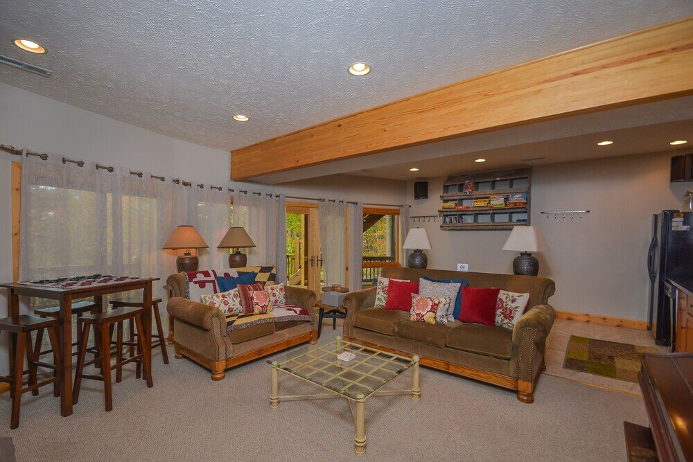 Фото Hootenanny 5 Bedroom House