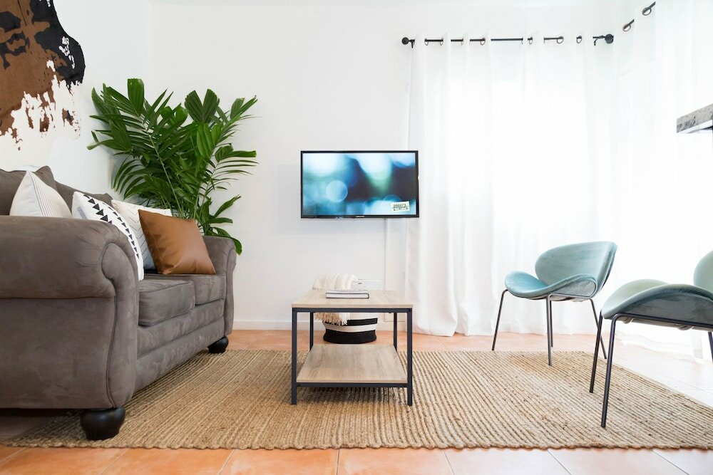 Фото Renovated Apt. Walk to Marley Museum