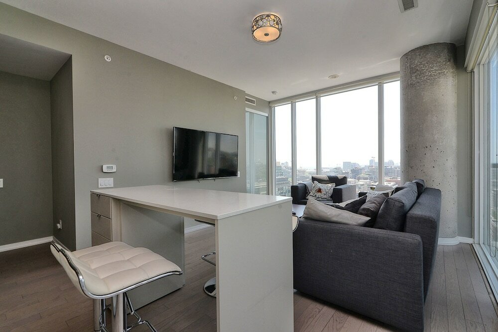 Фото Applewood Suites - Toronto Peter Street