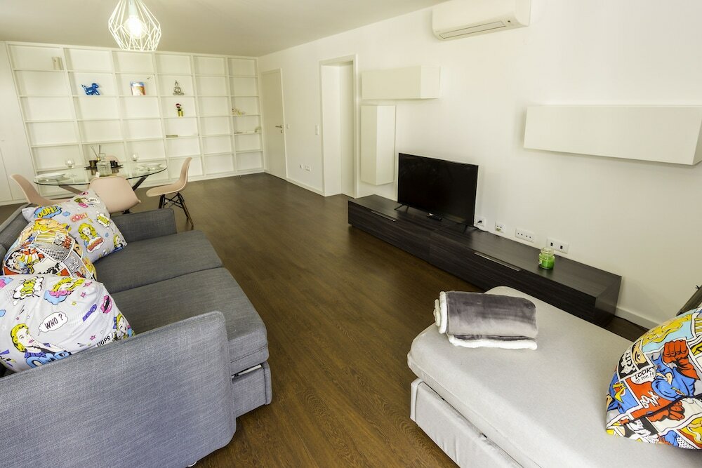 Фото Guest H4u Bonjardim Pop Art City Center