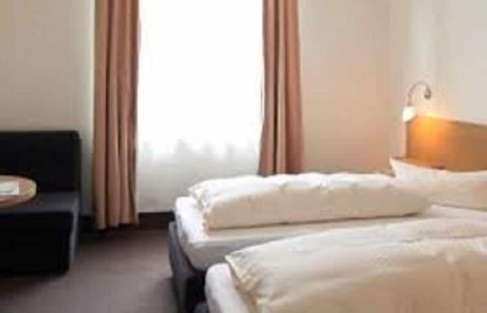 Фото Altmühlberg Hotel & Restaurant