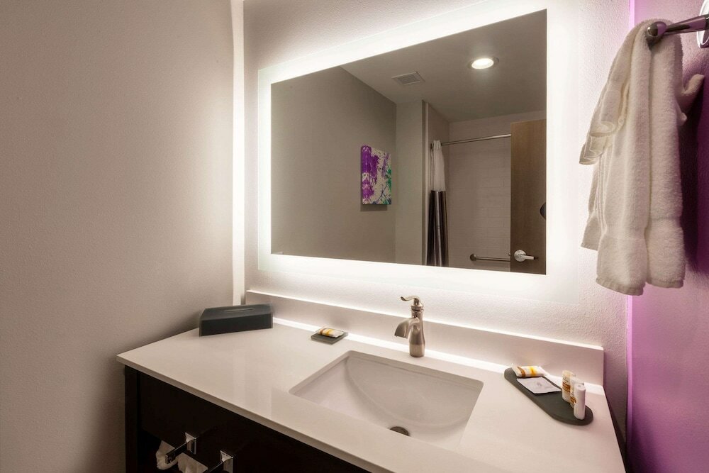 Фото La Quinta Inn & Suites by Wyndham Lafayette Oil Center