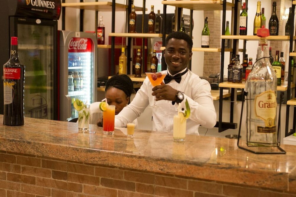 Фото Crismon Hotel