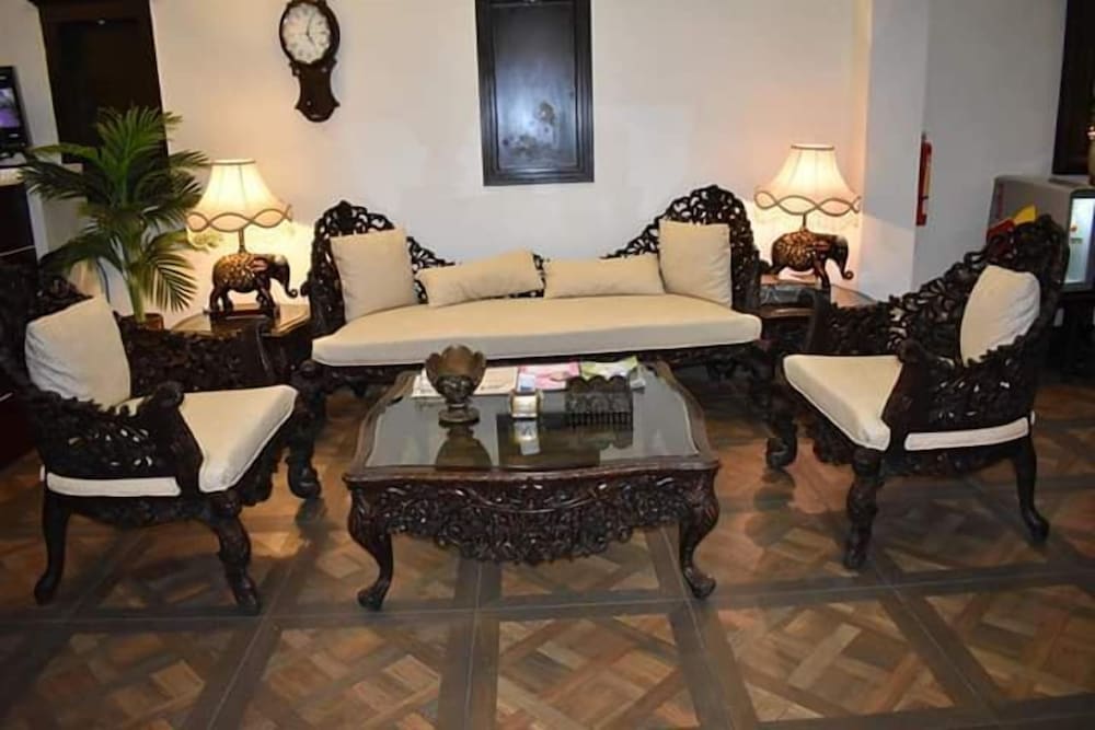 Фото Crosswinds Guest House Islamabad