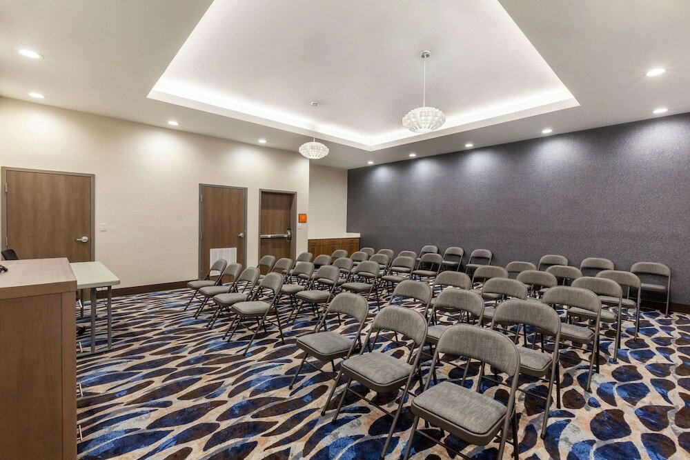 Фото La Quinta Inn & Suites by Wyndham Lafayette Oil Center