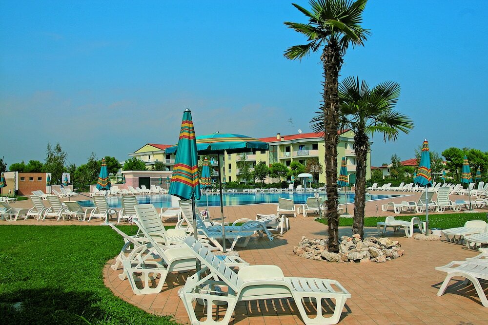 Фото Villaggio Lecci