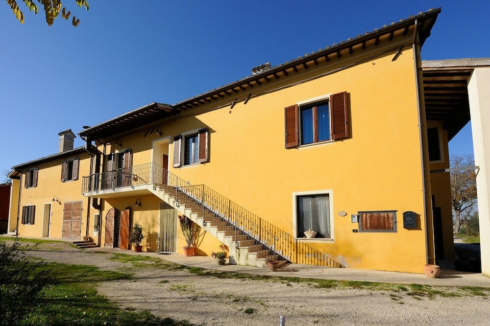 Фото Agriturismo Lustrinu