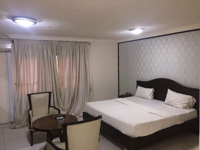 Гостиница Moonway Hotels Limited в Лагосе