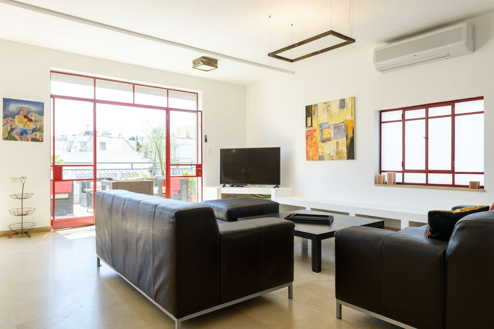 Фото Апартаменты Elegant 2br with Veranda by FeelHome