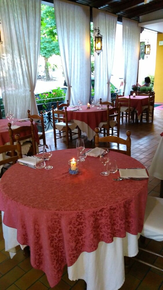 Фото Albergo Ristorante Flora