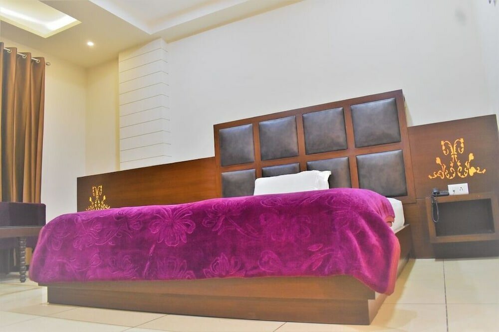 Фото Hotel Ashish Continental