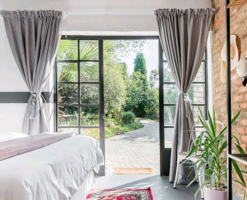 Фото Bedford Manor