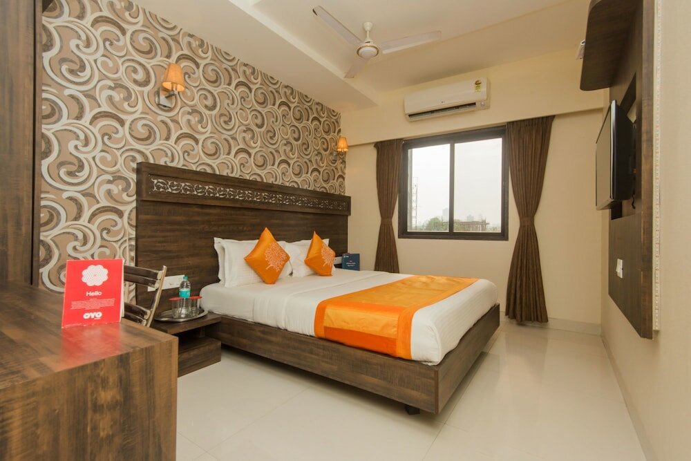 Фото Oyo 10650 Hotel Lotus Residency