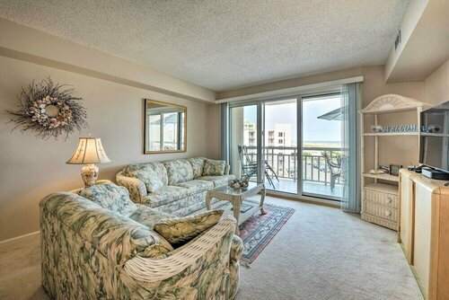 Гостиница Oceanfront Resort, Year-round Pools, Private Beach