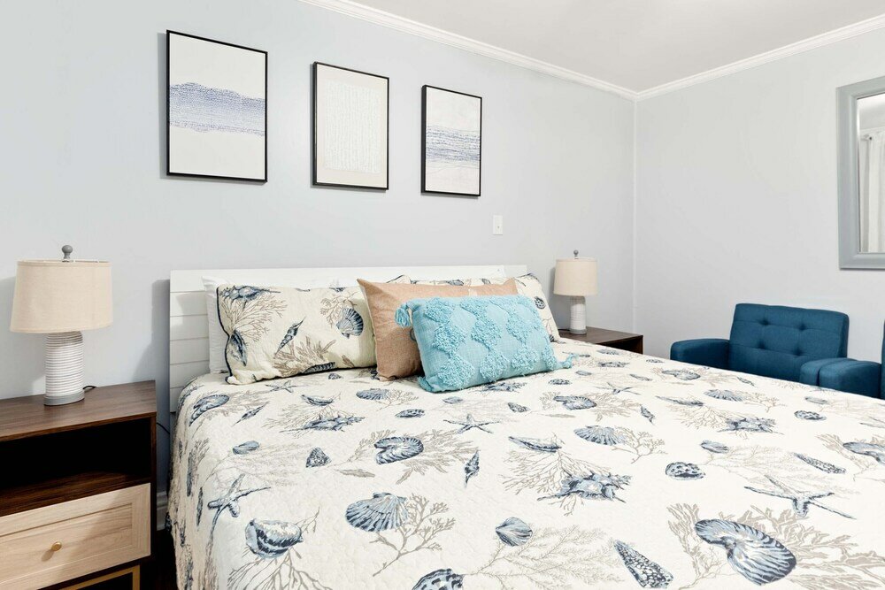 Фото Ebb and Flow Apartment House