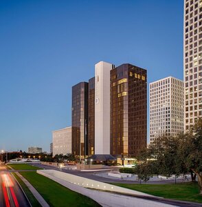 Гостиница DoubleTree by Hilton Hotel Houston - Greenway Plaza