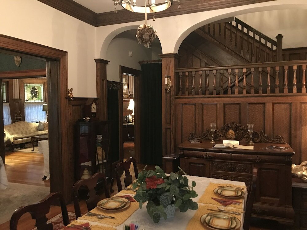 Фото Brass Pineapple Inn