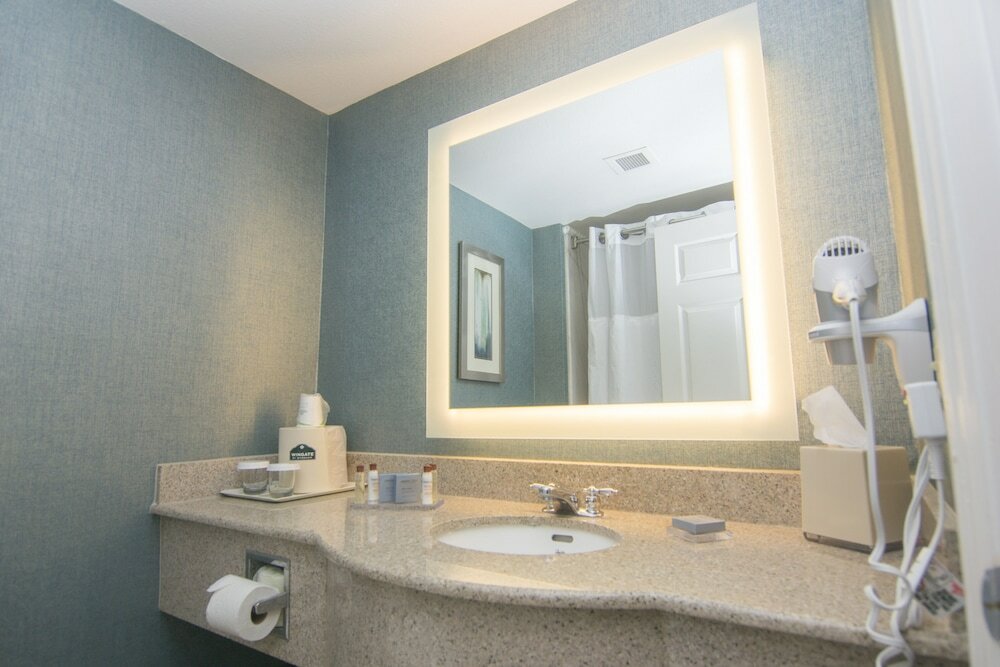 Фото Wingate by Wyndham - Orlando International Airport