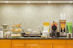 Гостиница Econo Lodge Raleigh near Walnut Creek Amphitheatre