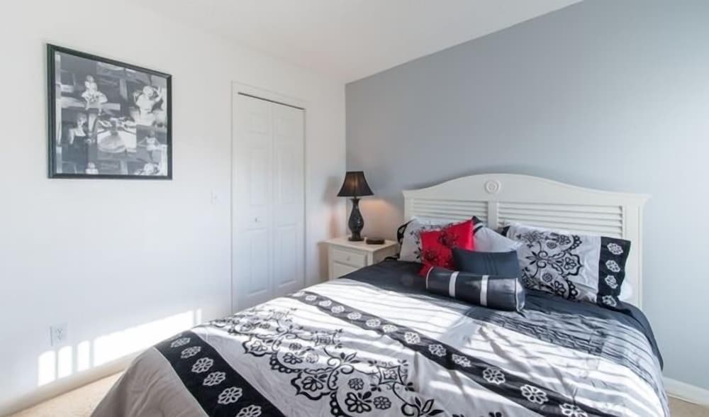 Фото Ov3252 - Hampton Lakes - 5 Bed 4 Baths Villa