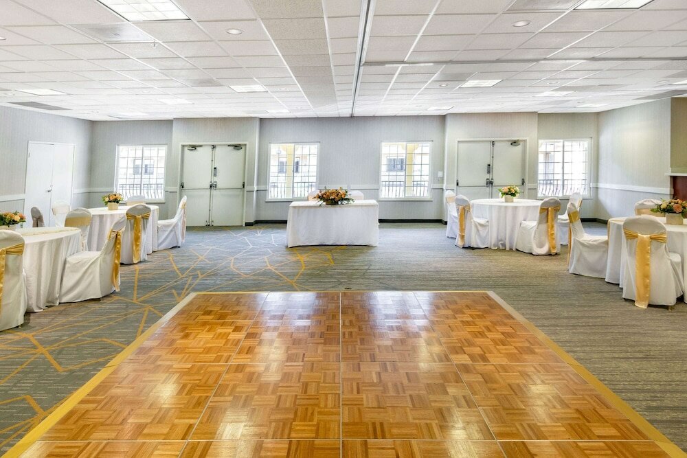 Фото Wyndham Garden San Diego Near SeaWorld