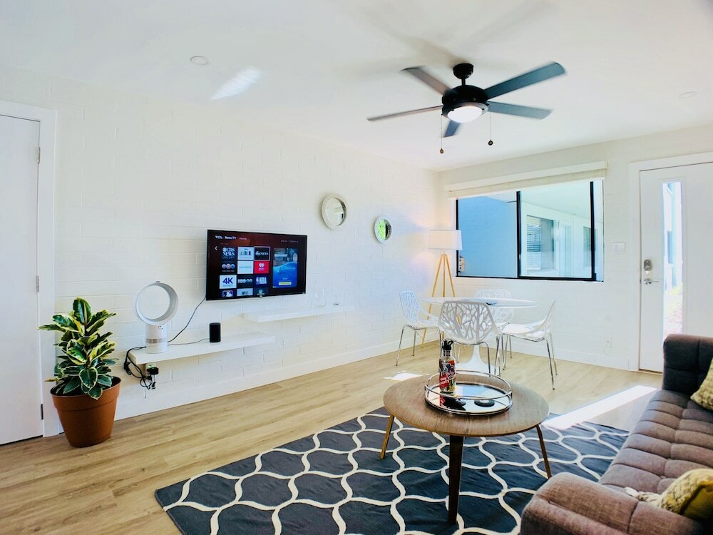 Фото Primo Old Town Location with Heated Pool