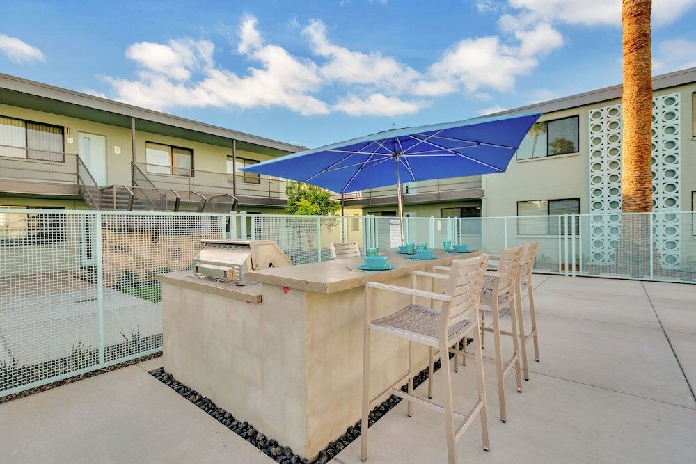 Фото Primo Old Town Location with Heated Pool