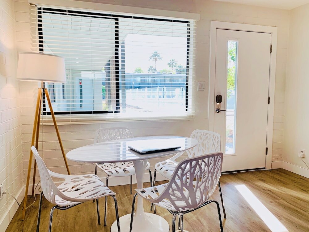 Фото Primo Old Town Location with Heated Pool