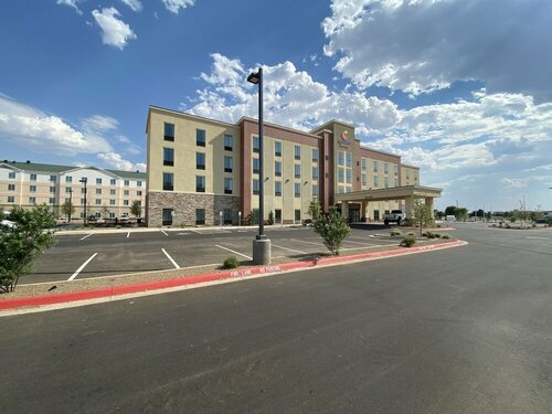 Гостиница Comfort Suites Midland West