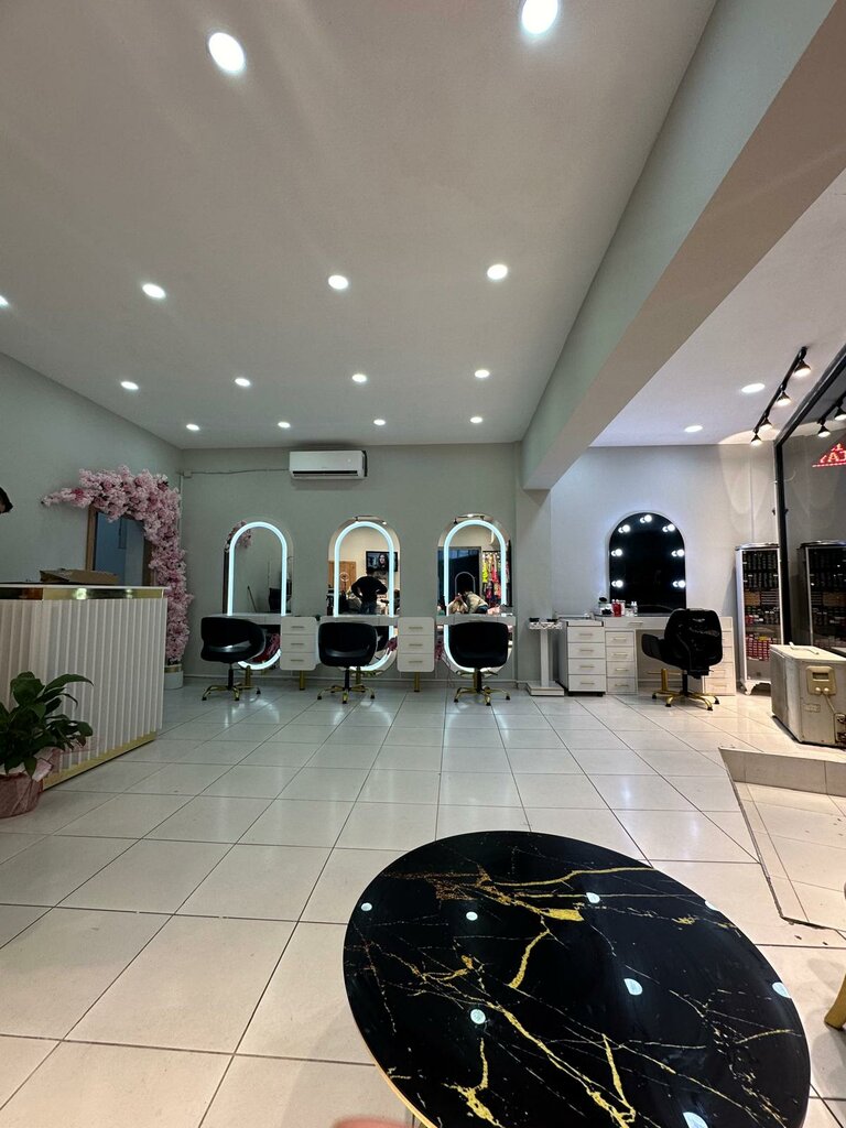 صالون تجميل Efse Hairdresser and Beauty Salon ، أنطاليا، صورة