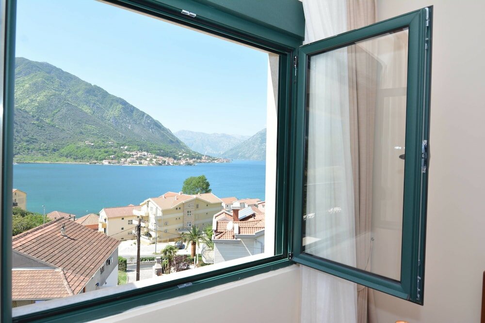 Фото Apartments Dobrotski Dvori