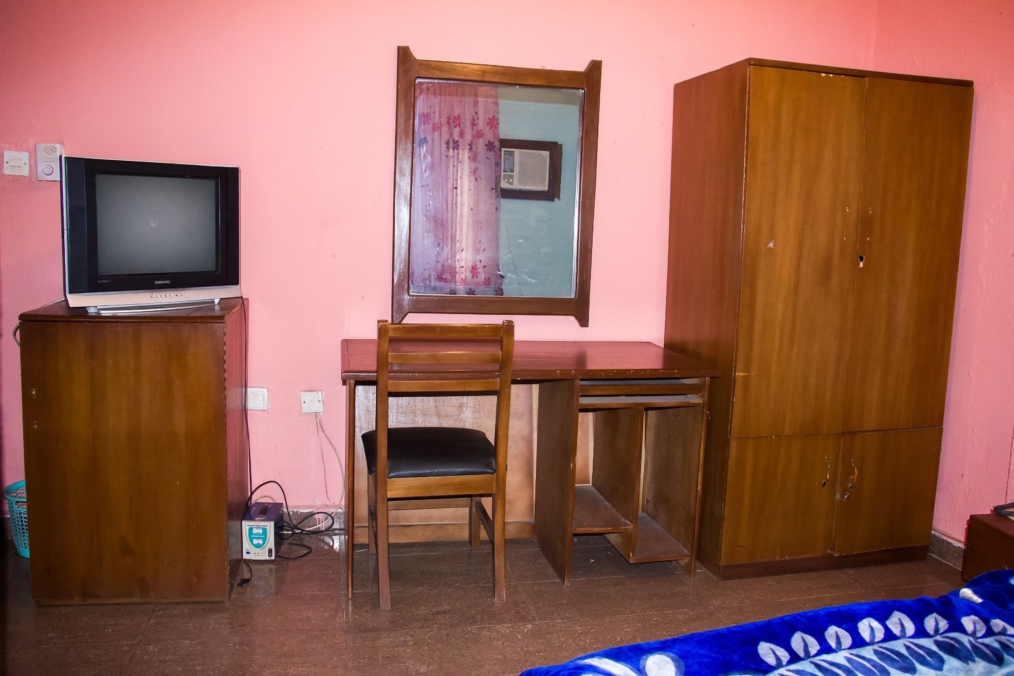 Фото Creme Suites & Hotel