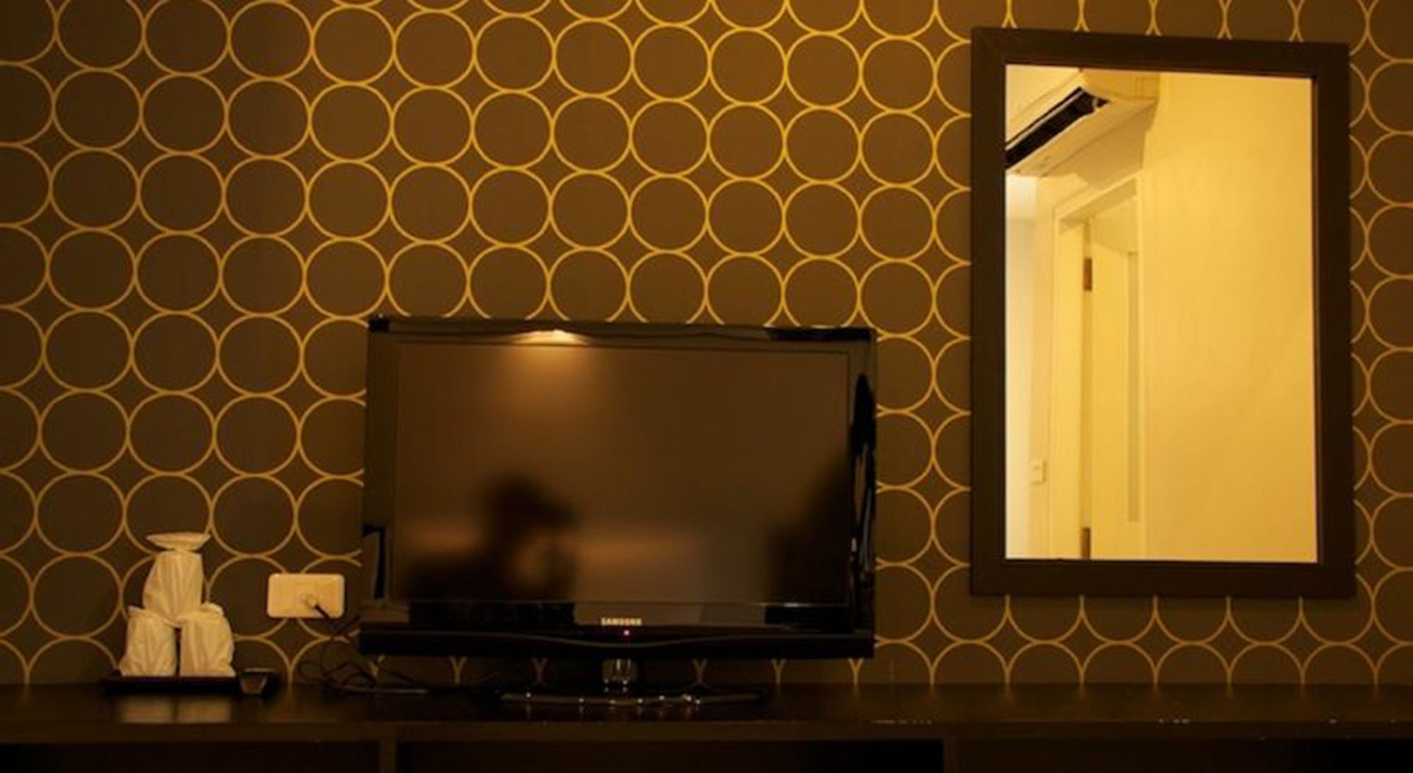 Фото Airport Mansion Phuket