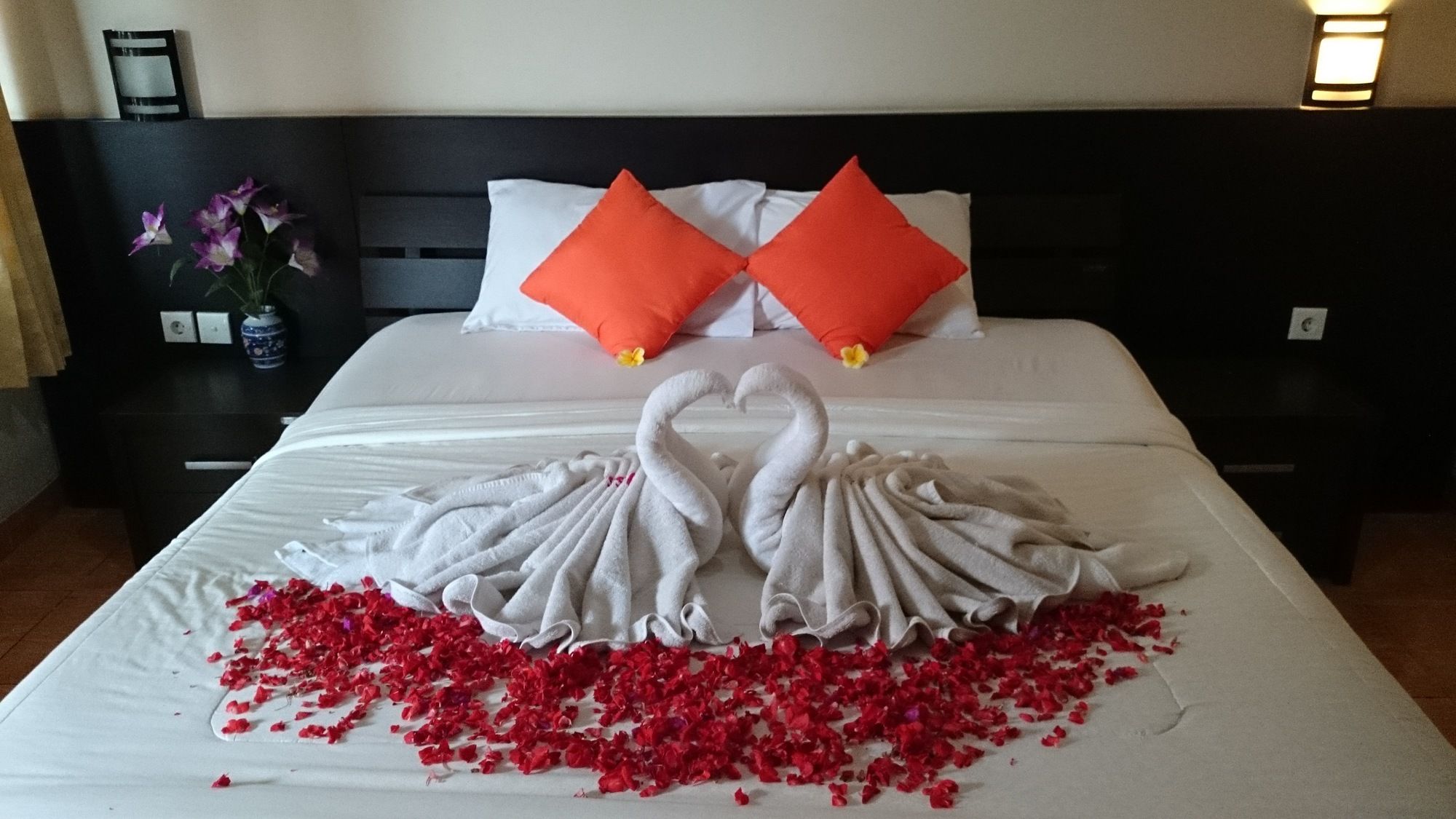 Фото Agus Beach Inn