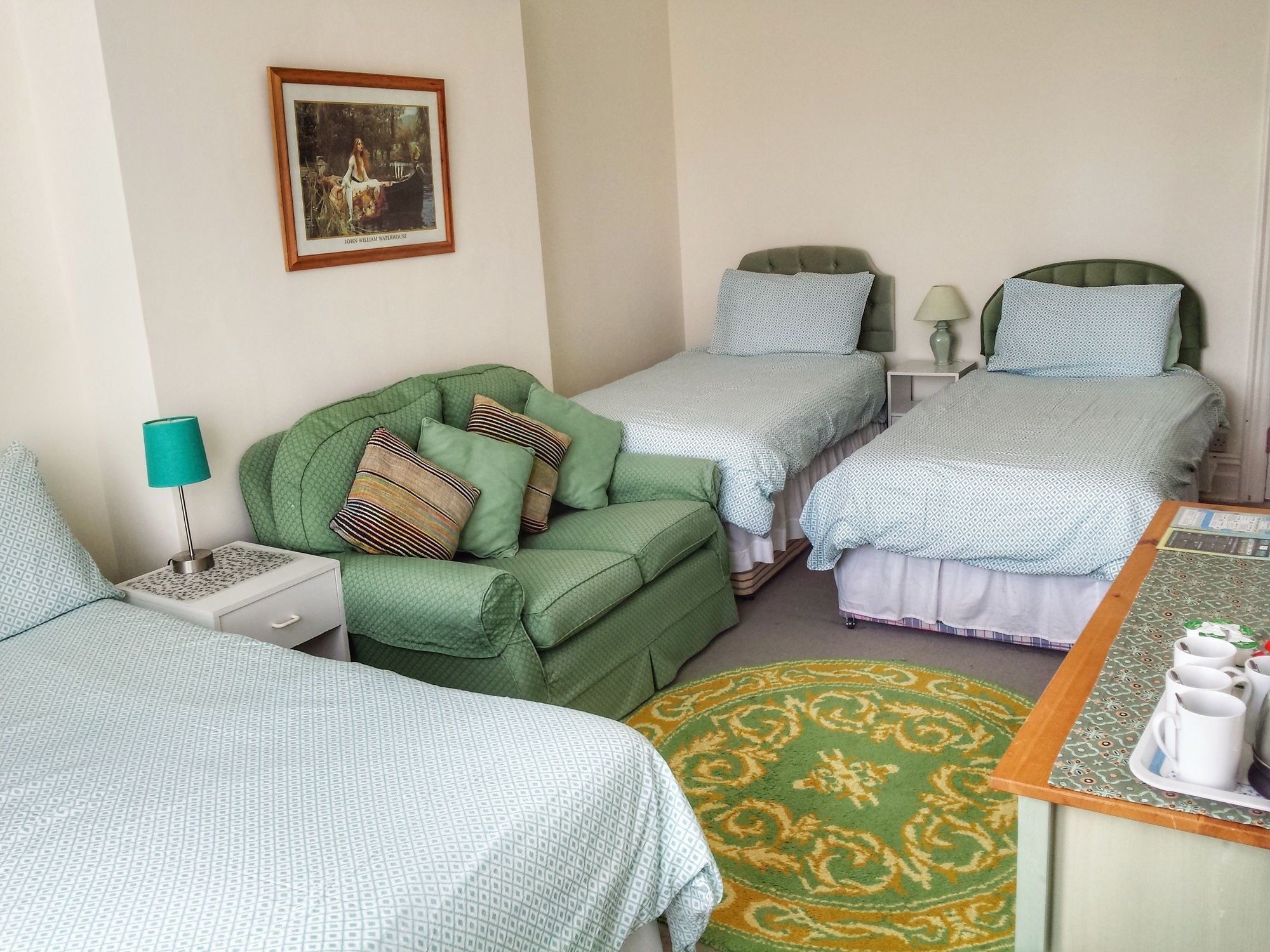 Фото The Ravensbourne Hotel