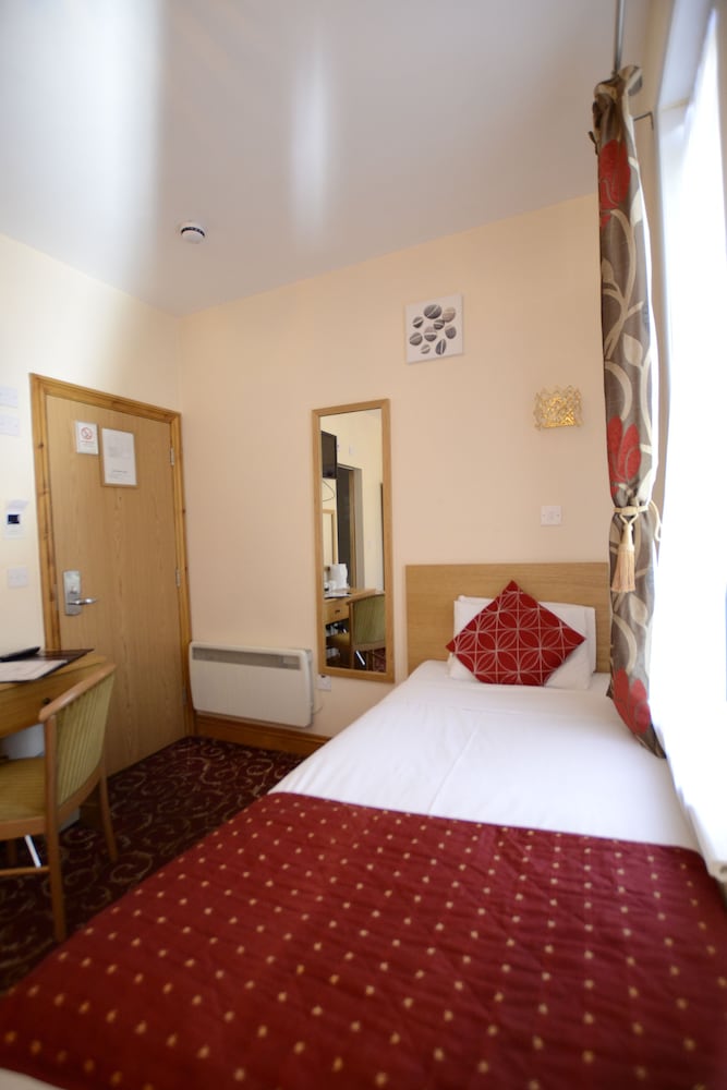 Фото Britannia Inn Hotel