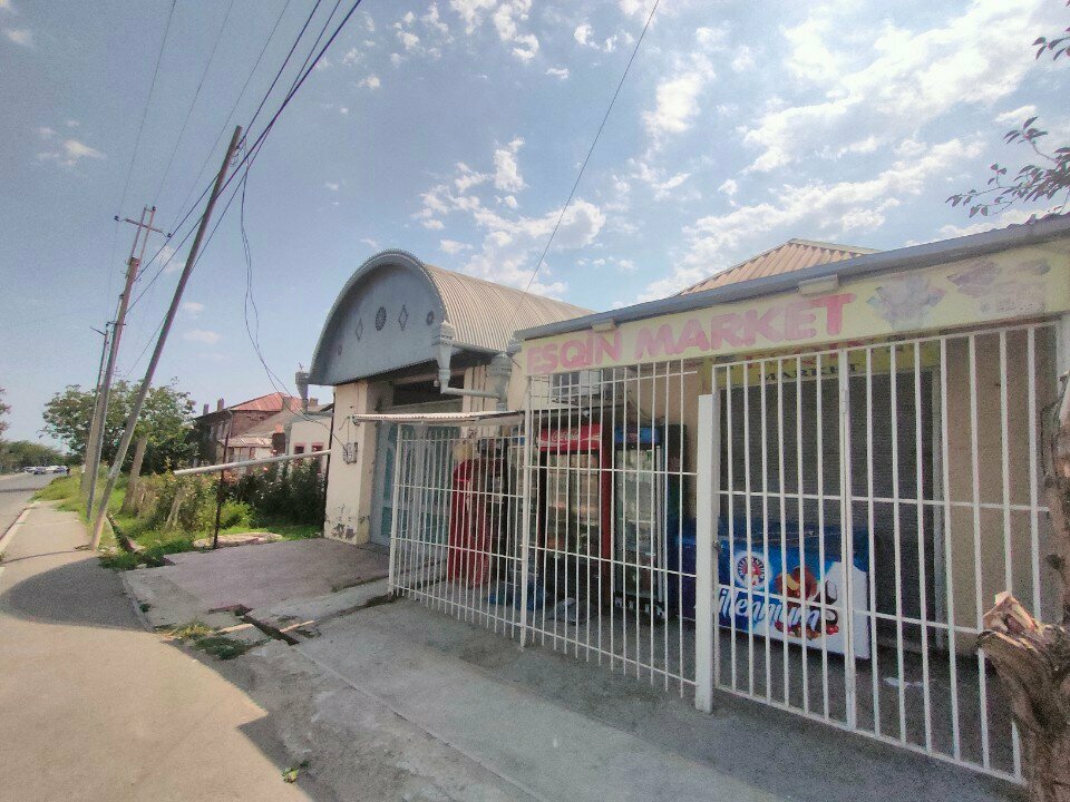 Qarışıq mallar mağazası Eşqin Market, Gəncə, foto