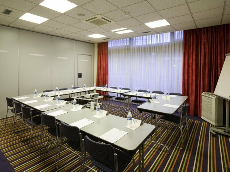 Фото ibis Styles Lille Centre Gare Beffroi