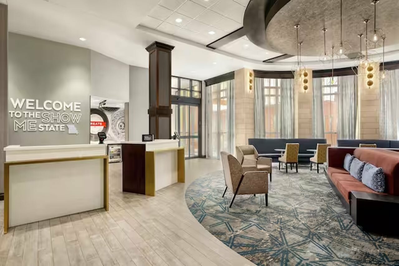 Фото Hampton Inn & Suites Kansas City Downtown Crossroads