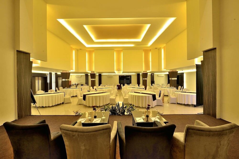 Фото Hotel Dafam Cilacap