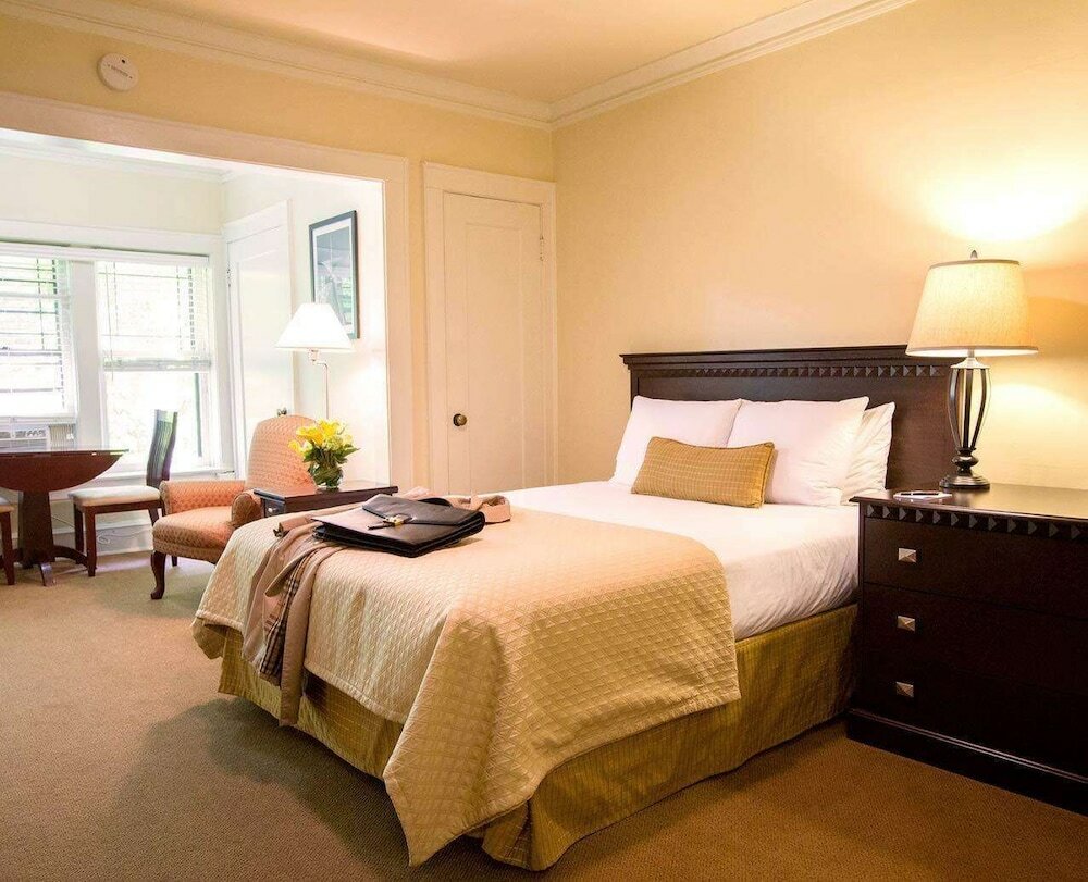 Фото The Plaza Hotel