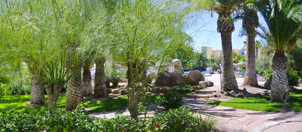 Фото Apartamentos Moguima