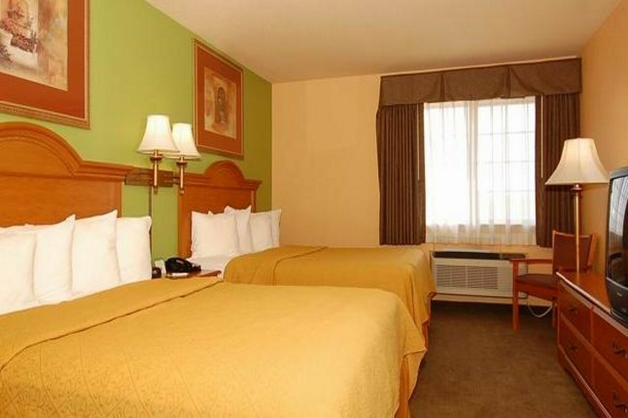 Фото Days Inn by Wyndham Suites San Antonio North/Stone Oak