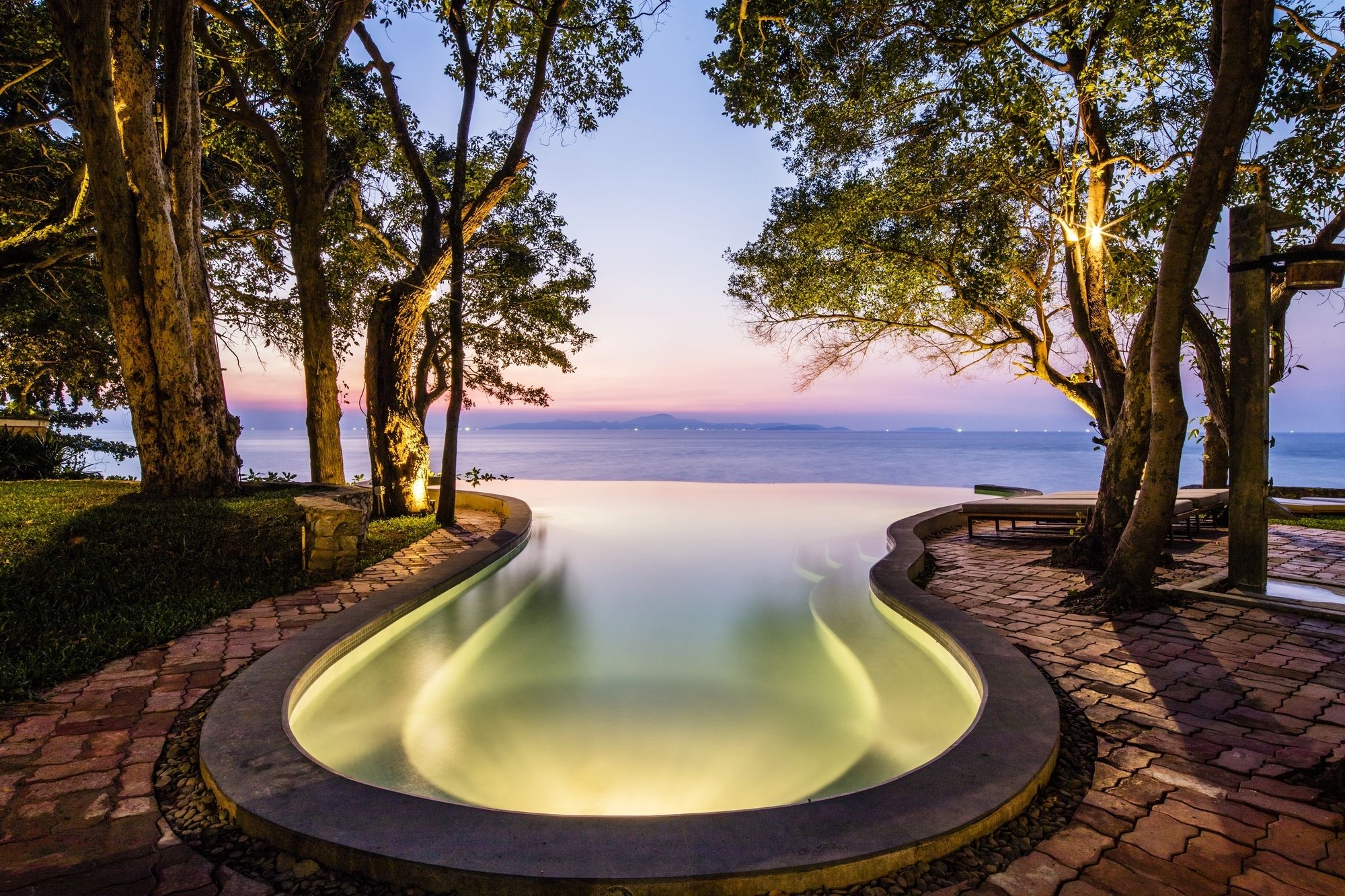 Фото The Monttra Pattaya