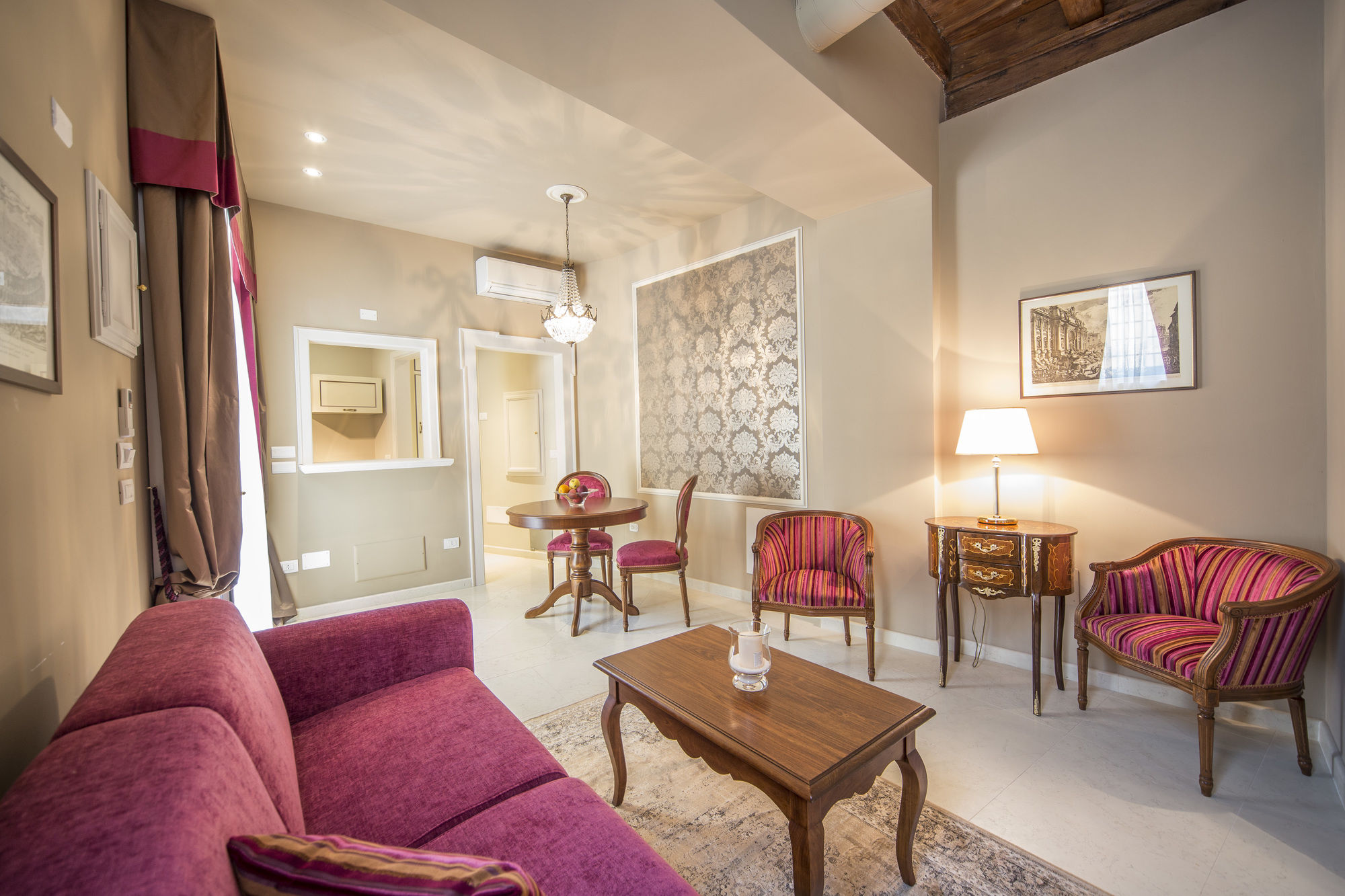 Фото Lady Capulet Apartments