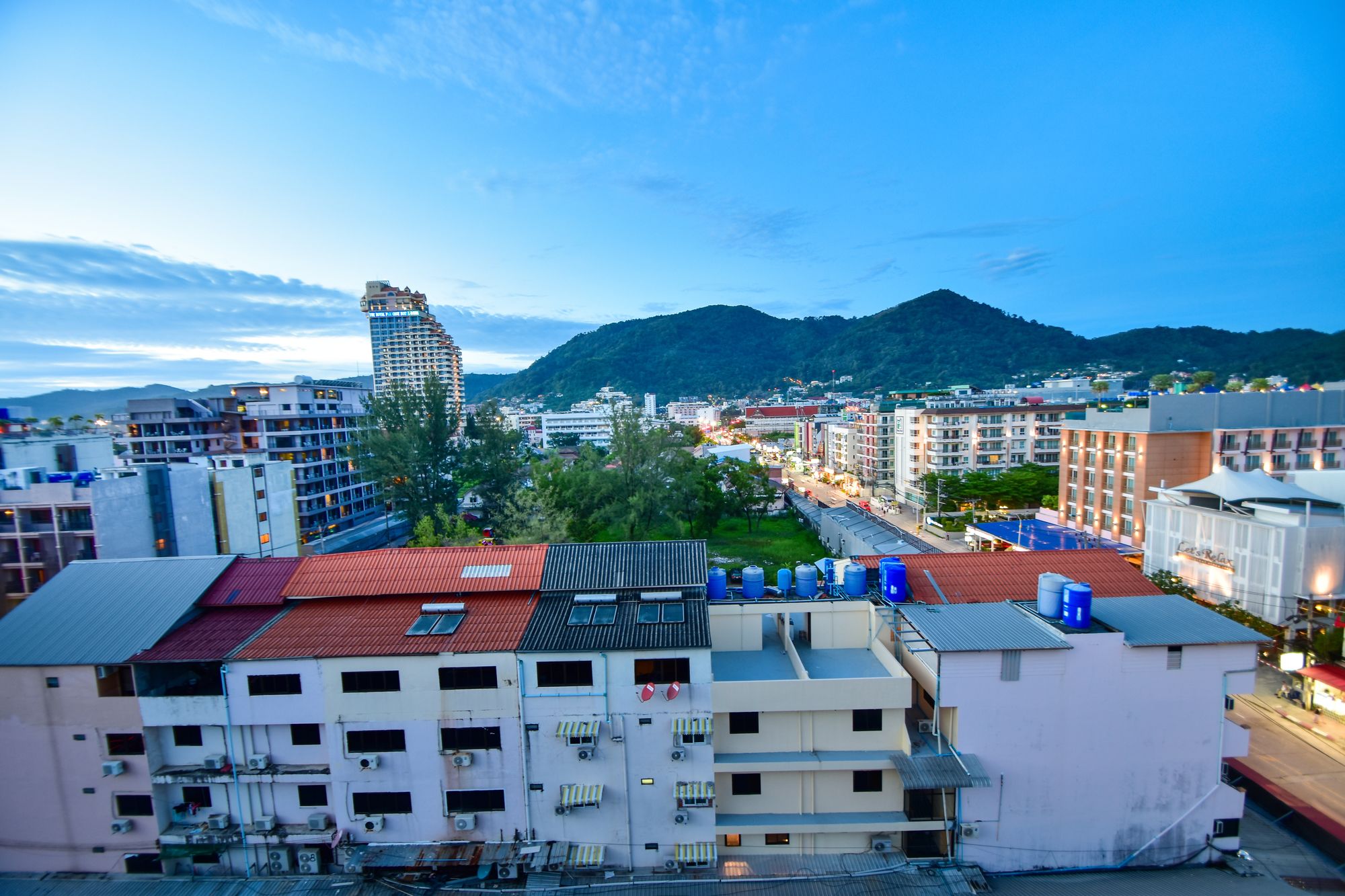 Фото Patong Buri Resort