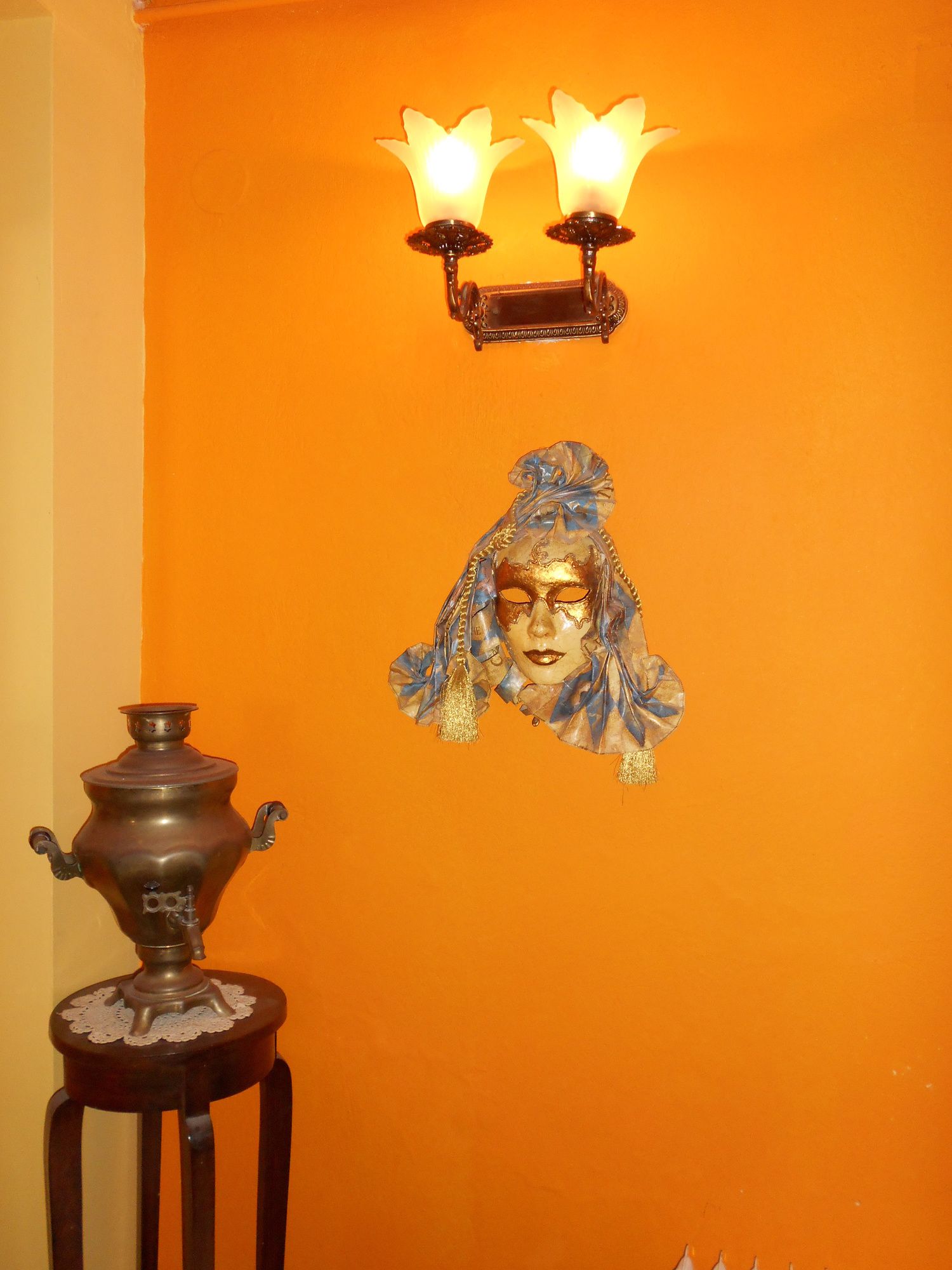 Фото Byron Hotel