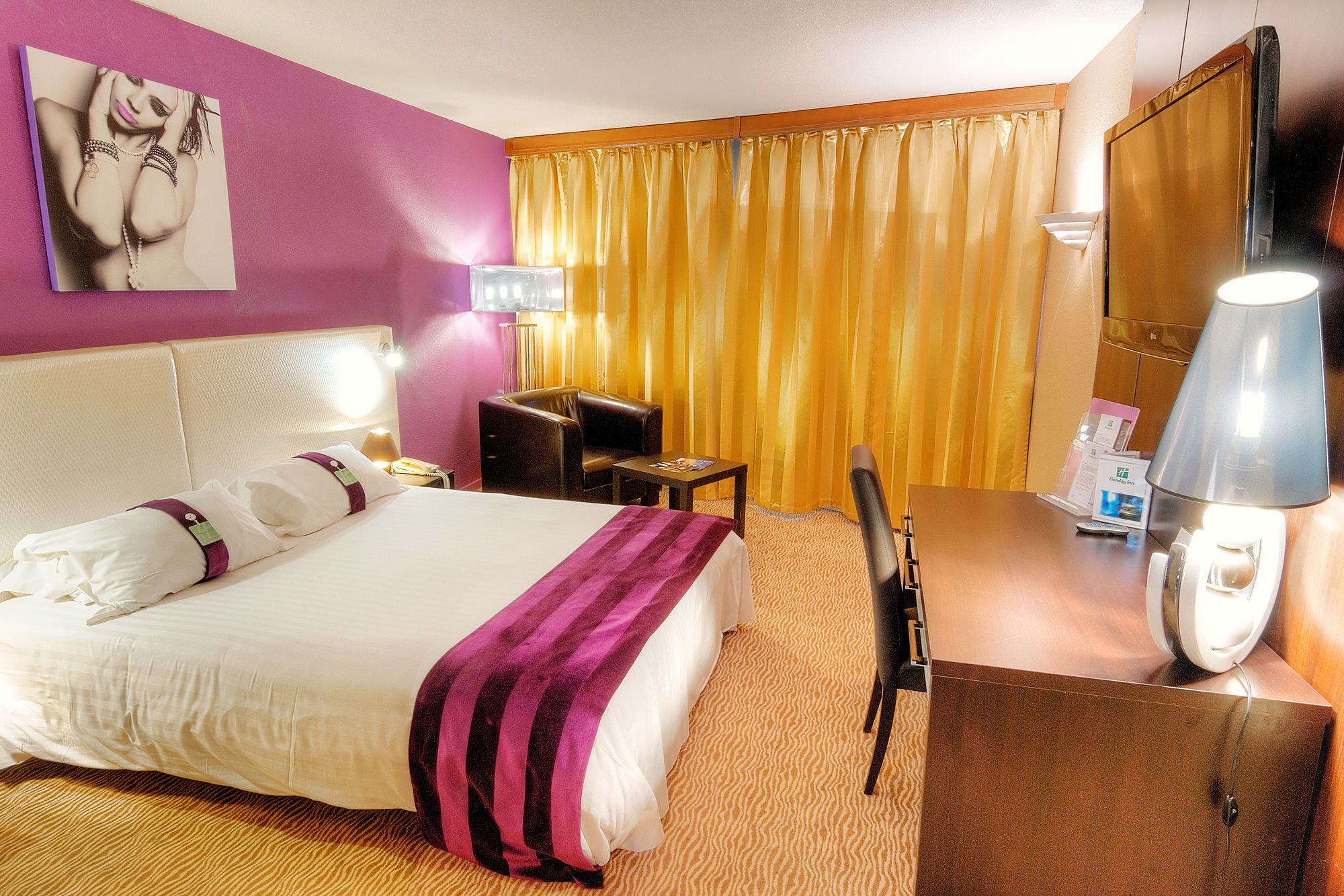 Фото Grand Hôtel de Nîmes