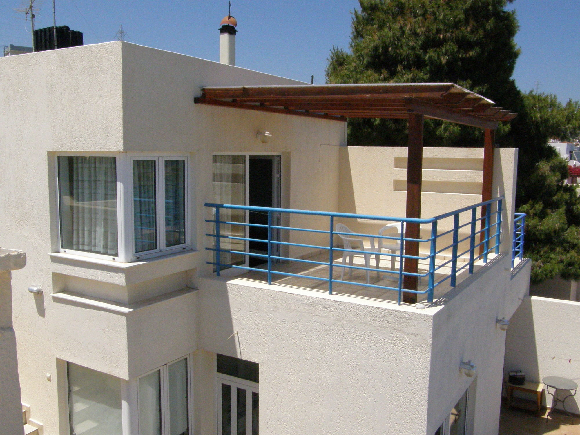 Фото Poppy Villas